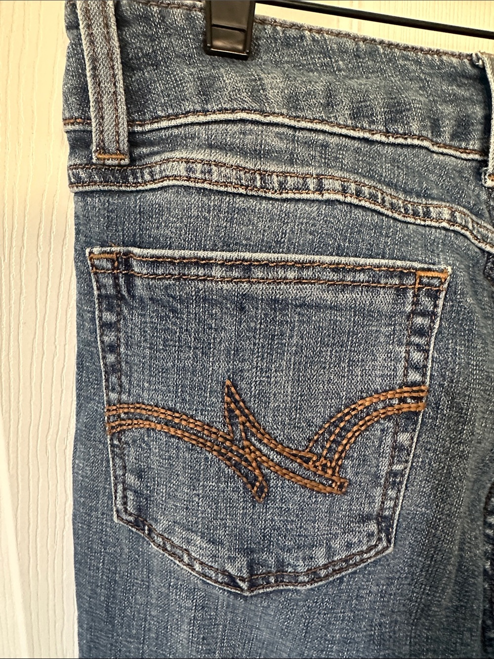 Wrangler Women's Medium Blue Bootcut Jeans - Picture 4 of 4